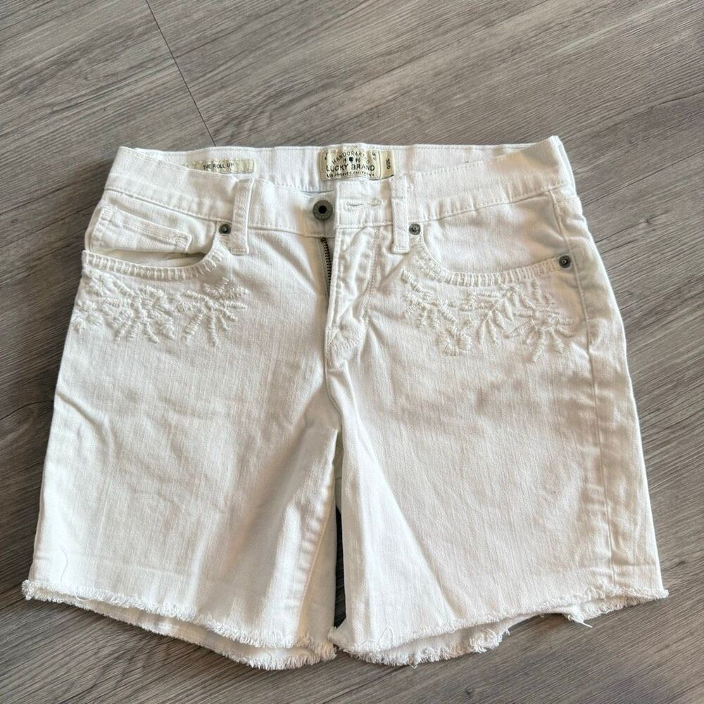 Lucky Brand white embroidered denim shorts The Roll Up size 26